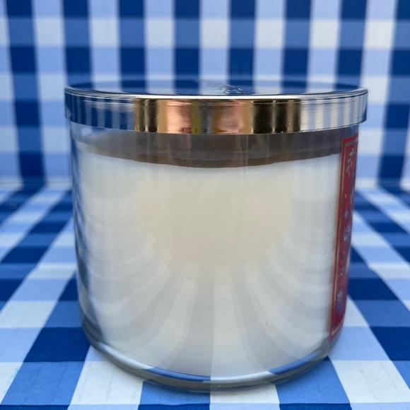 WINTER CANDY APPLE Bath & Body Works 3-Wick Candle Home Fragrance - Picture 4 of 9